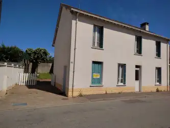 Maison à vendre Beaumont sur Sarthe - 5 pièces - 3 chambres - MAV60606